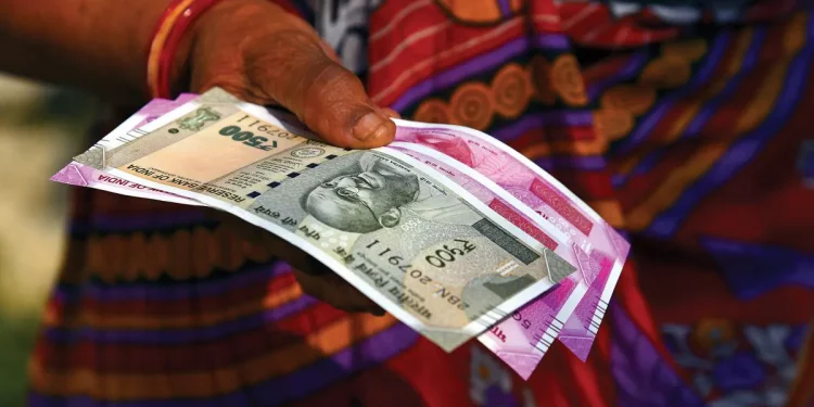 அனைத்துப் பெண்களுக்கும் மாதம் ரூ.1000 உதவித்தொகை - முதல்வர்