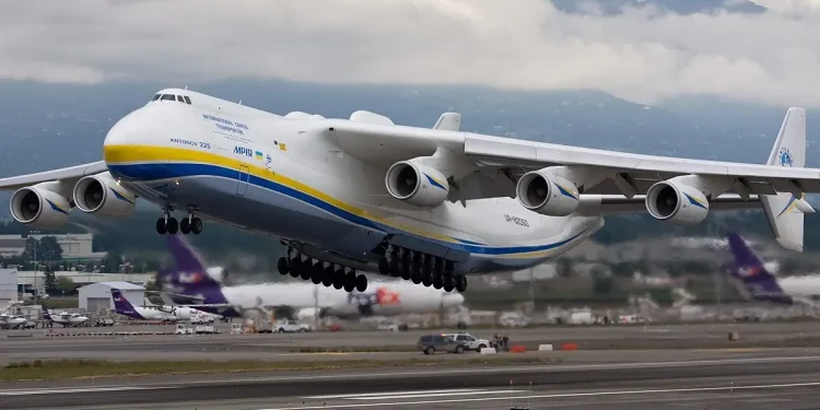 உக்ரைனில் உலகின் மிகப்பெரிய சரக்கு விமானமான மிரியா அழிப்பு