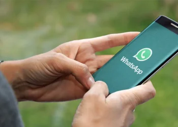 வாட்ஸ்அப்பில் இந்த ஈமோஜி அனுப்பினால் 5 வருட சிறைத்தண்டனை