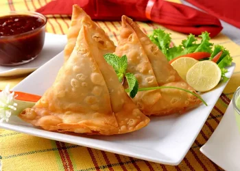 சமோசா தடை செய்யப்பட்டுள்ள நாடு எது? ஏன்? தெரியுமா?